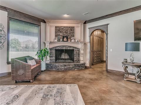 138 E Ranchwood Dr, Moore, OK 73160 photo 5