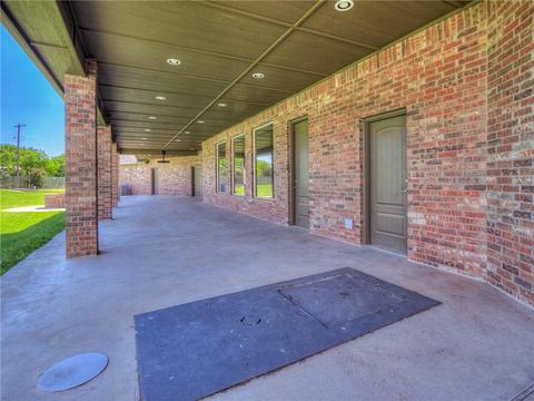 138 E Ranchwood Dr, Moore, OK 73160 photo 34