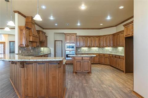 105 Riverview Dr, Clinton, OK 73601 photo 10