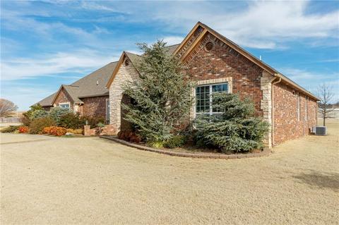 105 Riverview Dr, Clinton, OK 73601 photo 2