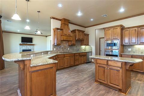 105 Riverview Dr, Clinton, OK 73601 photo 11