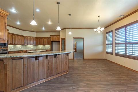 105 Riverview Dr, Clinton, OK 73601 photo 9