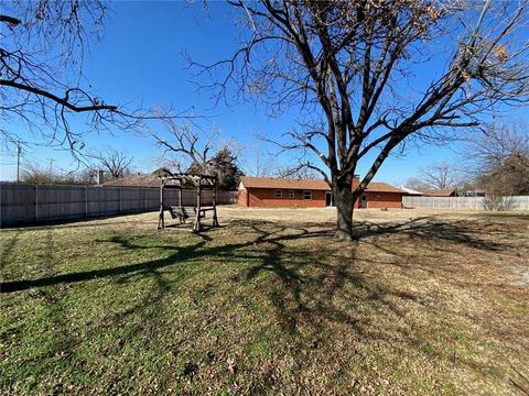 Undisclosed, Moore, OK 73160 photo 28