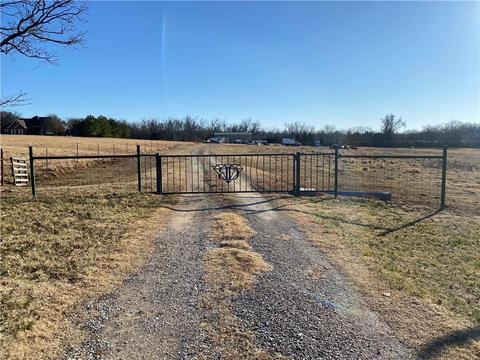 43255 Hickory Dr, Tecumseh, OK 74873 photo 1