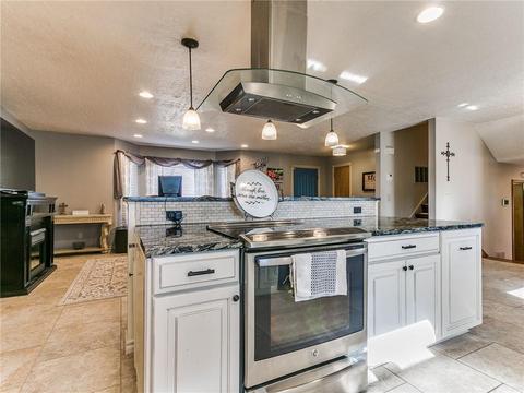 148 E Vail Dr, Yukon, OK 73099 photo 2