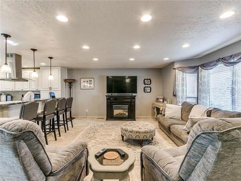 148 E Vail Dr, Yukon, OK 73099 photo 9