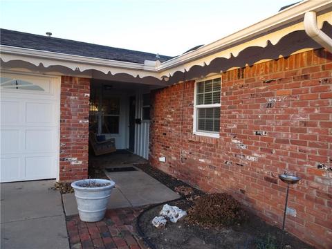 629 E 27th St, Edmond, OK 73013 photo 2