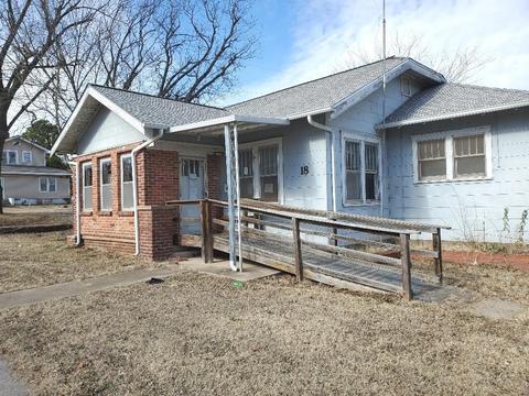 18 E Wallace St, Shawnee, OK 74801 photo 2