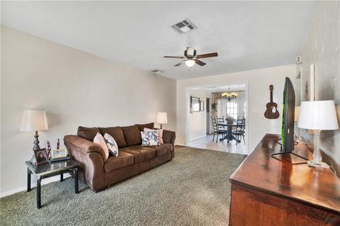 819 E Sycamore Ave, Altus, OK 73521 photo 4