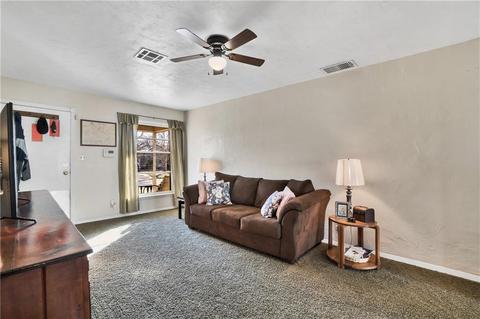 819 E Sycamore Ave, Altus, OK 73521 photo 5