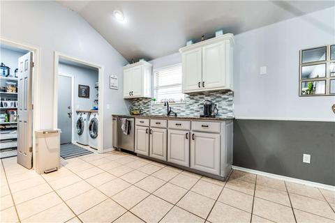 4100 Notting Hill Dr, Moore, OK 73160 photo 12