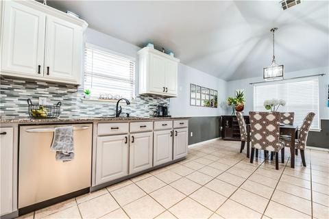 4100 Notting Hill Dr, Moore, OK 73160 photo 9