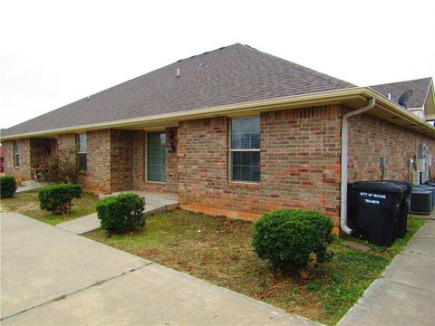 305 NE 3rd St, Moore, OK 73160 photo 11