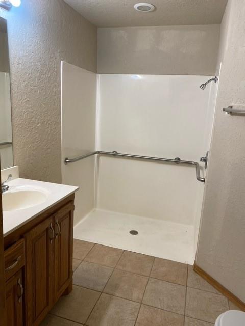 305 NE 3rd St, Moore, OK 73160 photo 9