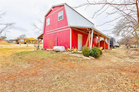 429 S Main St, Mcloud, OK 74851 photo 28