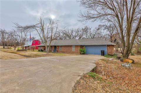 429 S Main St, Mcloud, OK 74851 photo 2
