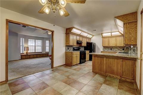 429 S Main St, Mcloud, OK 74851 photo 6