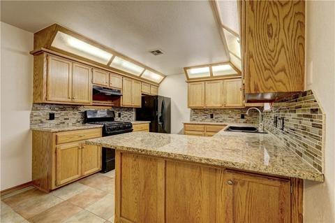 429 S Main St, Mcloud, OK 74851 photo 7