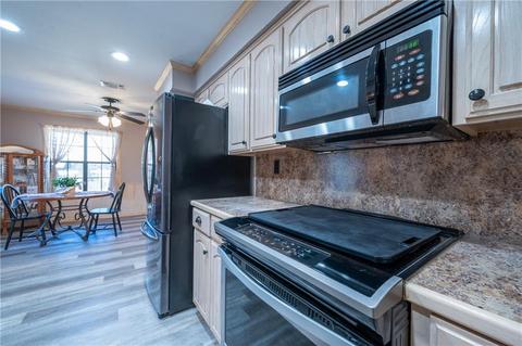 906 E Circle Dr, Broken Bow, OK 74728 photo 15