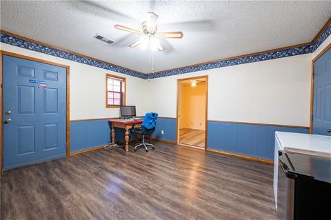 906 E Circle Dr, Broken Bow, OK 74728 photo 23