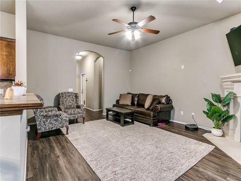 517 Apple Tree Ln, Moore, OK 73160 photo 5