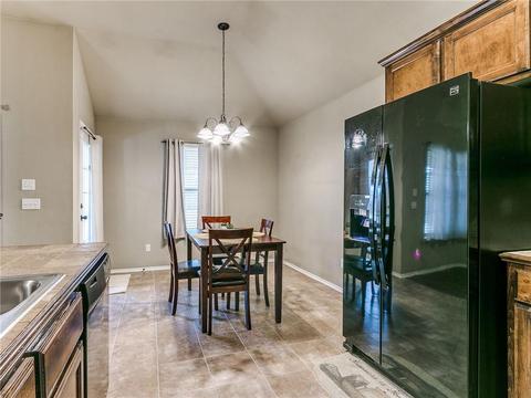 517 Apple Tree Ln, Moore, OK 73160 photo 10