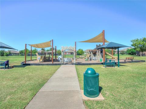517 Apple Tree Ln, Moore, OK 73160 photo 34