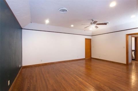 1502 W Modelle, Clinton, OK 73601 photo 5