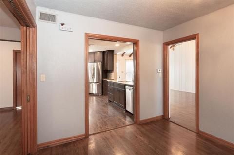1502 W Modelle, Clinton, OK 73601 photo 7