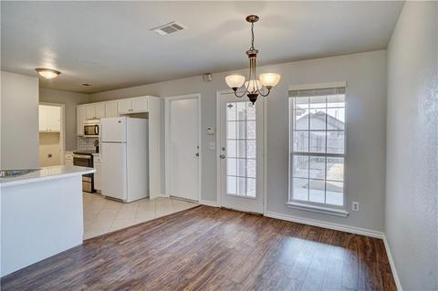 1504 Westmore Dr, Moore, OK 73170 photo 7