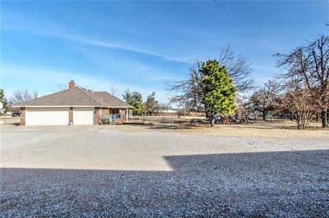 2315 Walnut Dr, Tuttle, OK 73089 photo 5