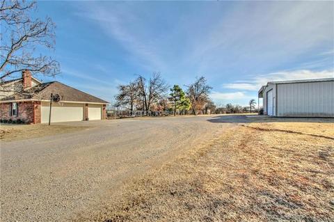2315 Walnut Dr, Tuttle, OK 73089 photo 4