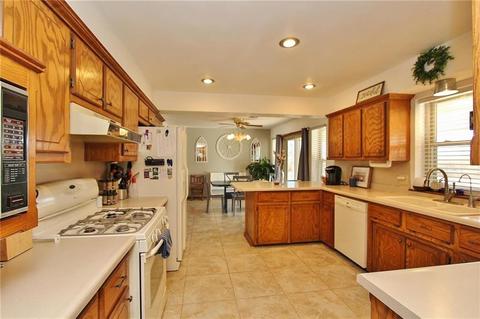 2315 Walnut Dr, Tuttle, OK 73089 photo 7