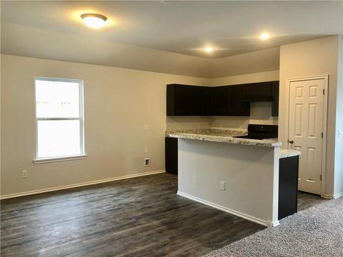 910 Riverrun Dr, Noble, OK 73068 photo 3