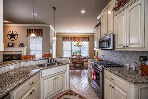 4604 Riverside Dr, Tuttle, OK 73089 photo 4
