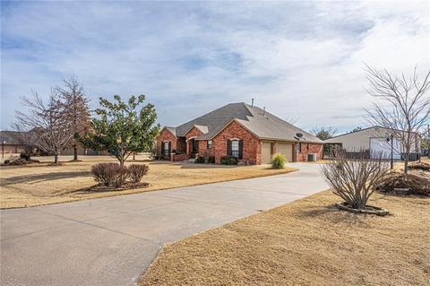 4604 Riverside Dr, Tuttle, OK 73089 photo 2