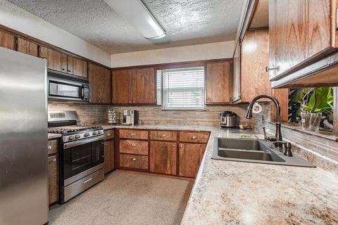 601 SE 34th St, Moore, OK 73160 photo 6