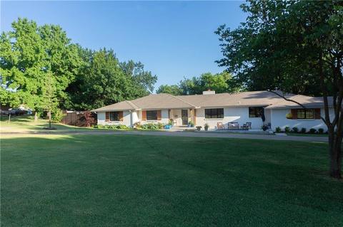 390 E 9th St, Edmond, OK 73034 photo 2