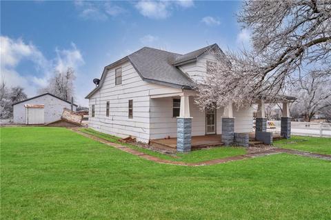 314 E Fourth St, Leedey, OK 73654 photo 2