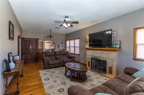 212 N Oklahoma St, Thomas, OK 73669 photo 3