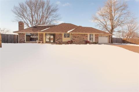127 Regency Dr, Clinton, OK 73601 photo 1