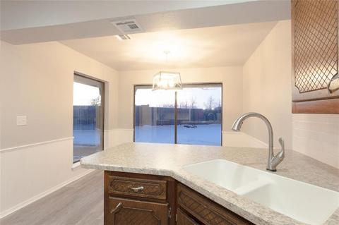 127 Regency Dr, Clinton, OK 73601 photo 5