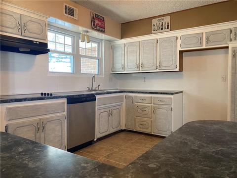 1214 E Independence St, Shawnee, OK 74804 photo 9