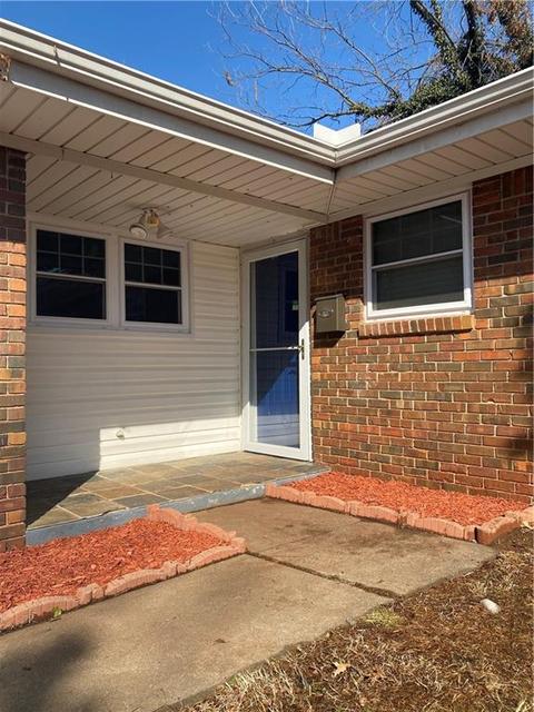 1214 E Independence St, Shawnee, OK 74804 photo 4