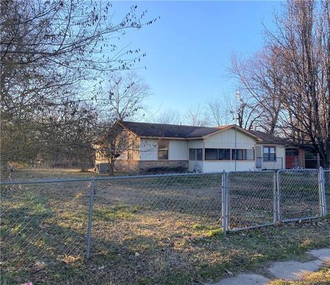 403 Main St, Wright City, OK 74766 photo 3