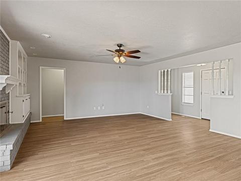 1313 Smoking Tree St, Moore, OK 73160 photo 8