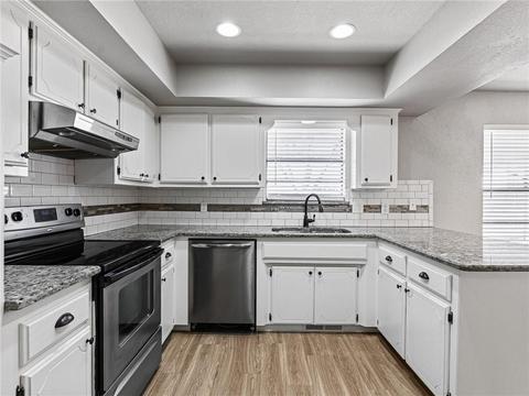 1313 Smoking Tree St, Moore, OK 73160 photo 11