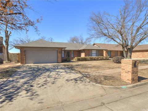 1313 Smoking Tree St, Moore, OK 73160 photo 3