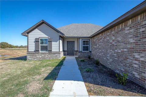 15945 Lasso Cir, Mcloud, OK 74851 photo 2