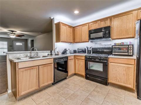 9604 Evie Dr, Moore, OK 73160 photo 10